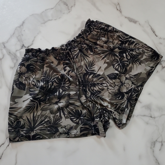 Tropical Print Shorts French Laundry size XL - Picture 11 of 13